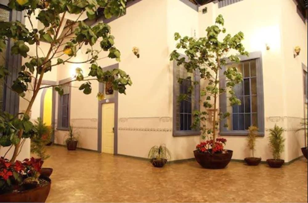 Hotel La Alhondiga Puebla Bagian luar foto